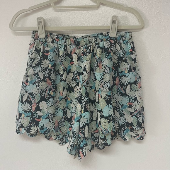 ✨ LC cute tropical shorts ✨ - Picture 7 of 8